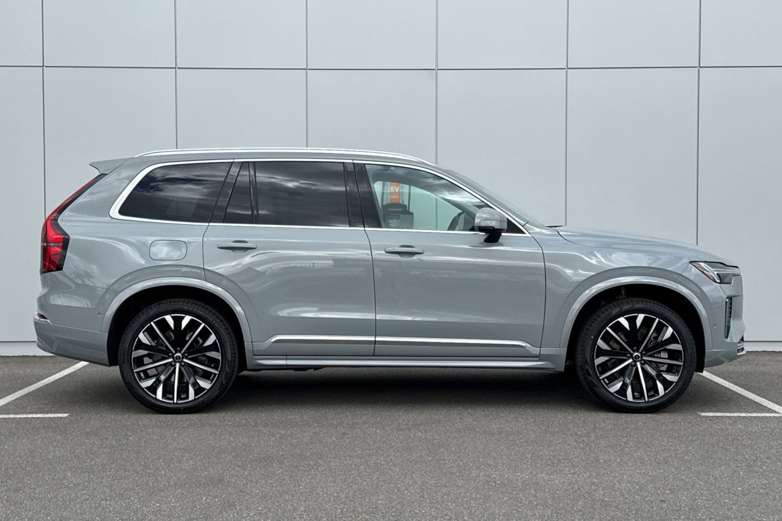 New 2026 Volvo XC90 T8 Plus w/ Protection Package AWD/4WD image 6