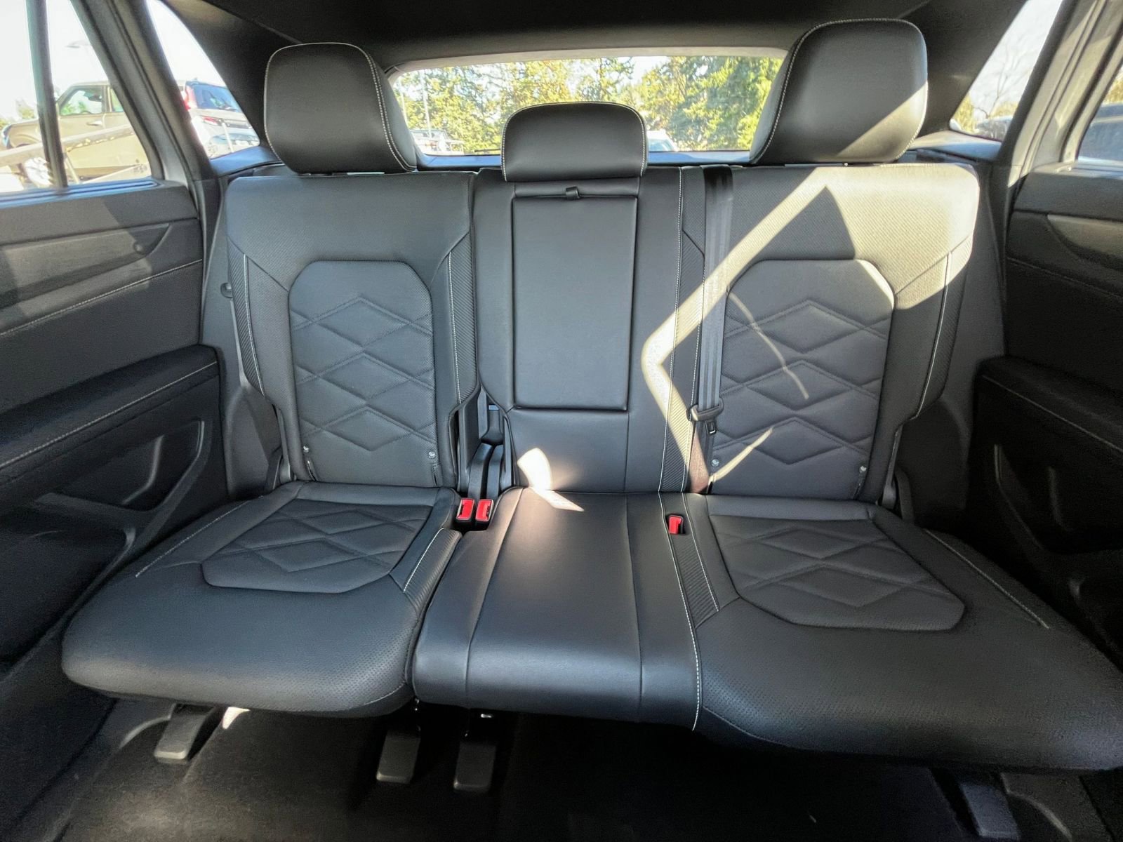 Used 2025 Volkswagen Atlas Cross Sport SE image 40