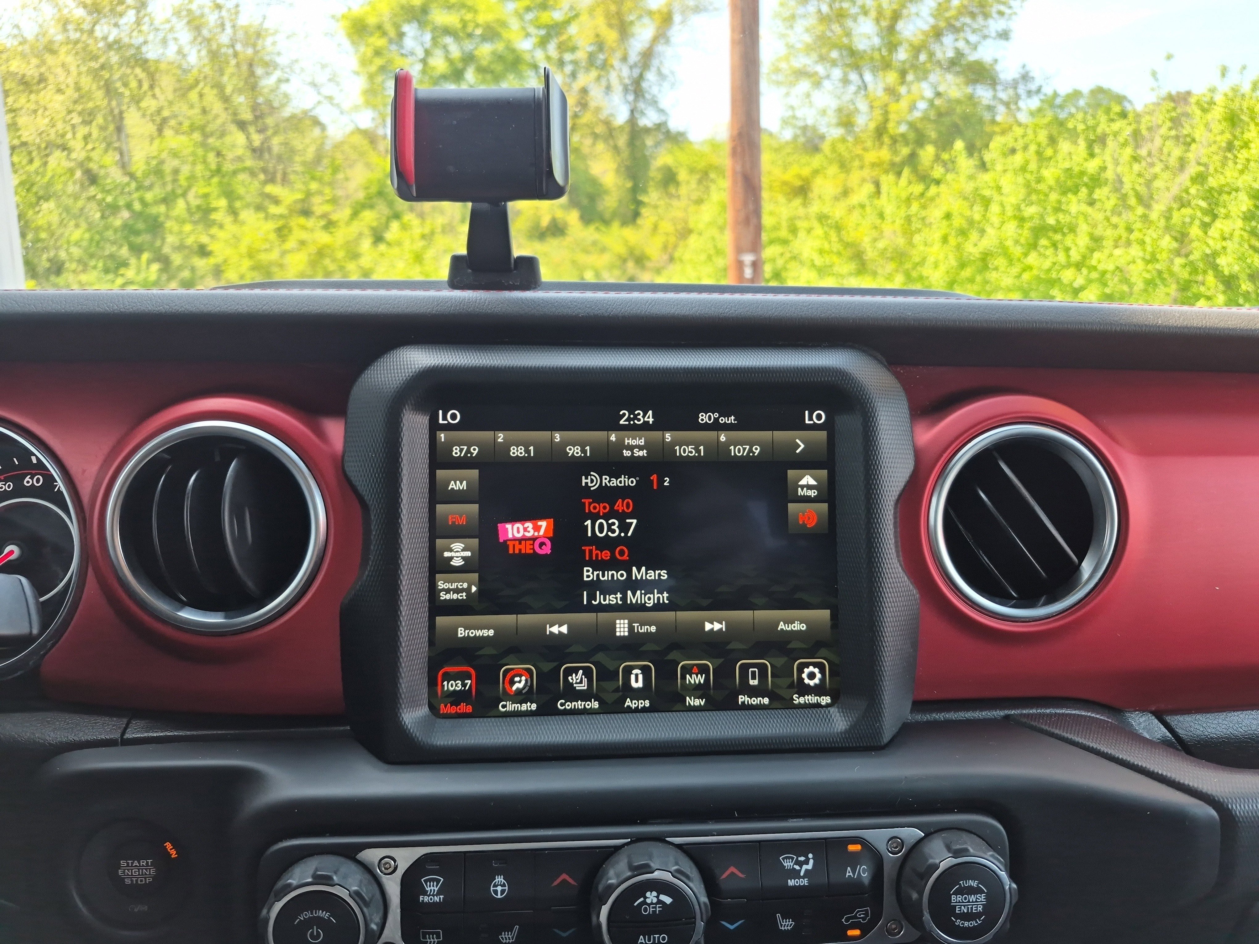 Used 2022 Jeep Gladiator Rubicon w/ Cold Weather Group AWD/4WD image 31