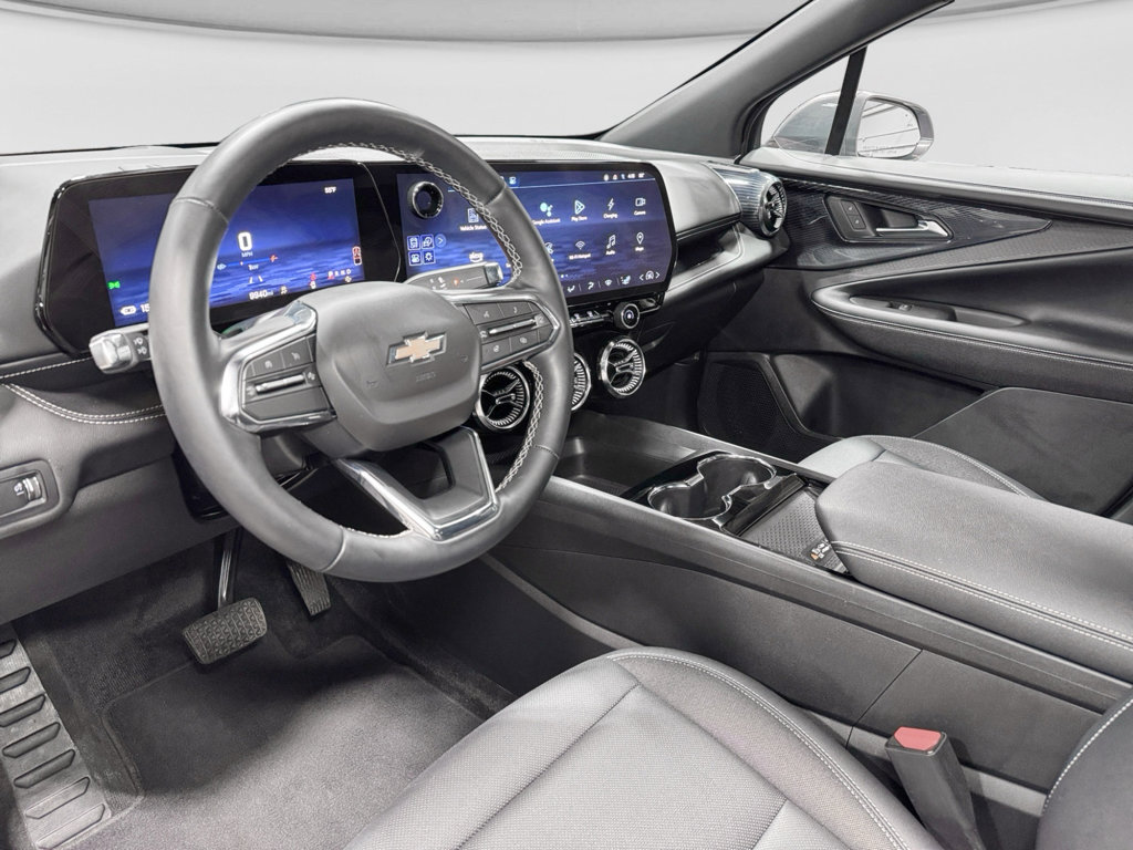 Used 2025 Chevrolet Blazer EV LT AWD/4WD image 16