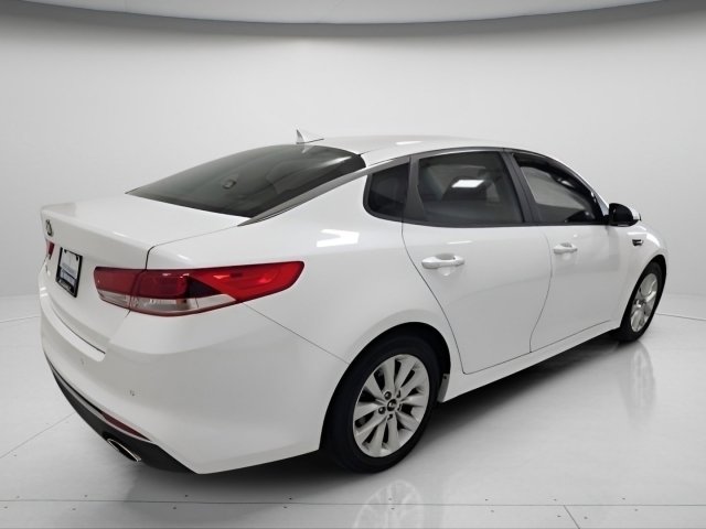 Used 2018 Kia Optima LX w/ 17" Alloy Wheels Package image 11