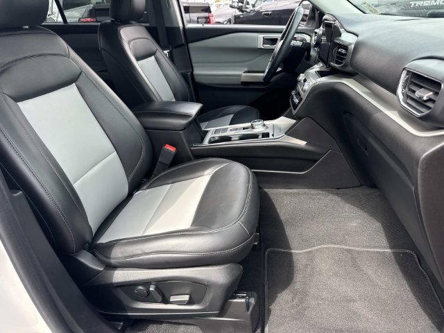 Used 2022 Ford Explorer XLT w/ Equipment Group 202A RWD image 11