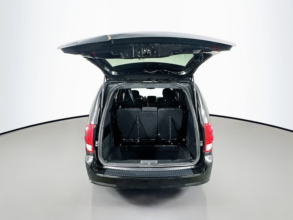 Used 2018 Dodge Grand Caravan SE FWD image 28