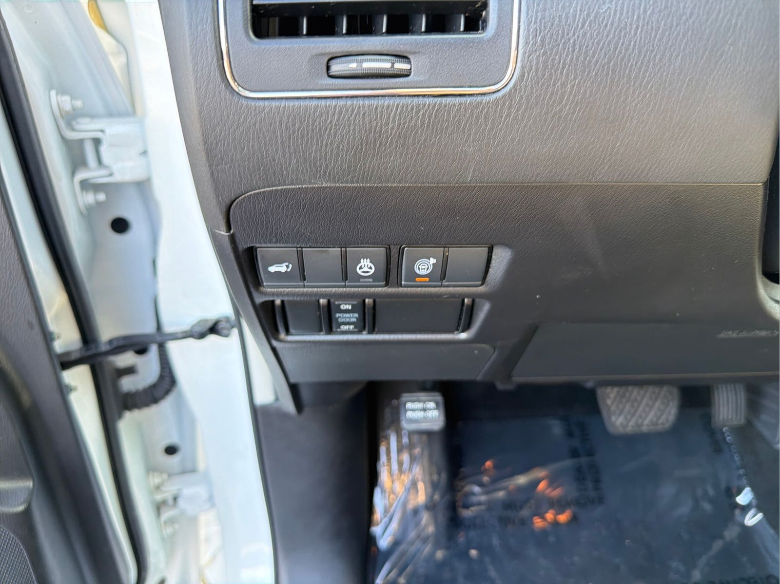 Certified 2023 Nissan Armada SL w/ Captain's Chairs Package AWD/4WD image 15