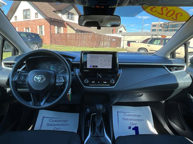 Used 2023 Toyota Corolla LE image 12