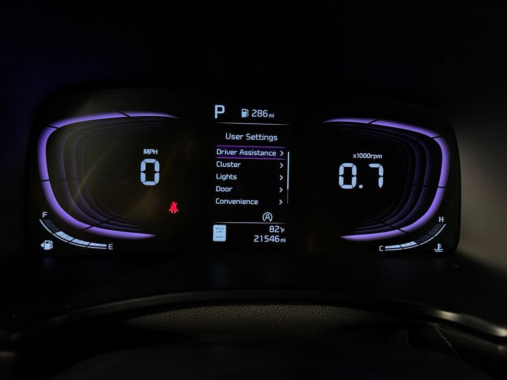 Used 2025 Kia Soul LX w/ LX Technology Package FWD image 17