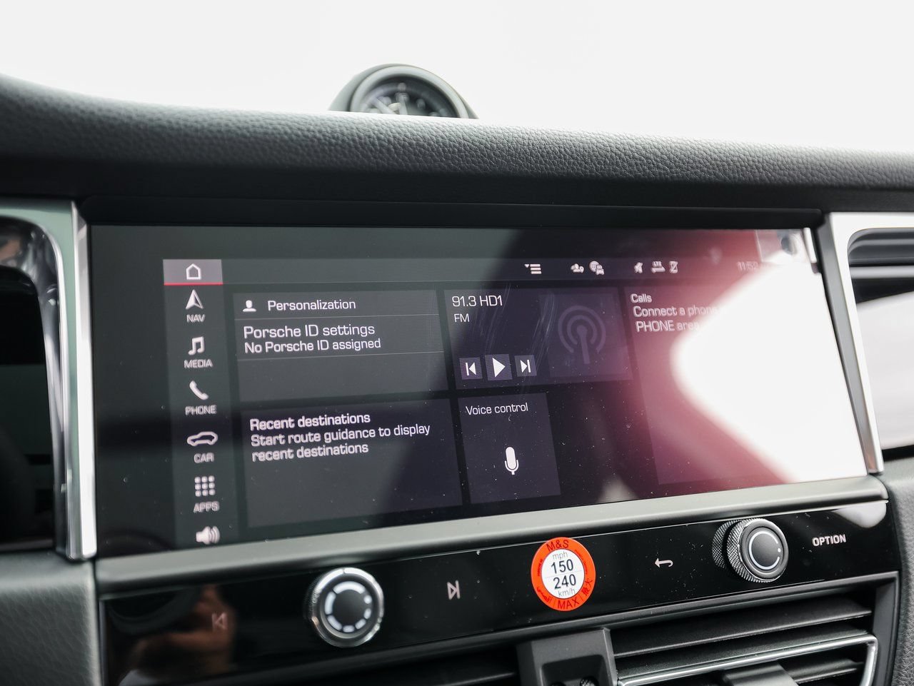 Certified 2026 Porsche Macan AWD/4WD image 18