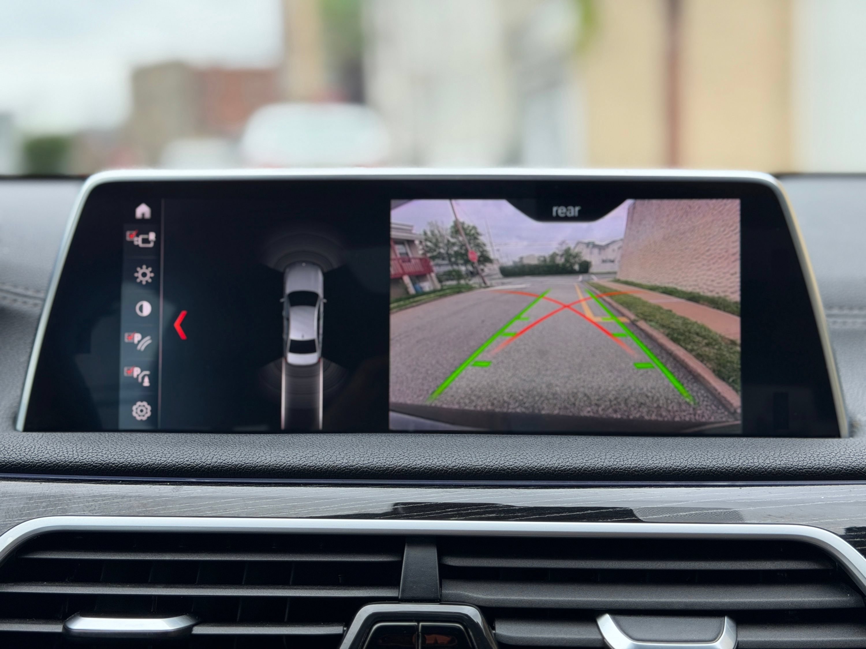 Used 2019 BMW 740i xDrive w/ M Sport Package AWD/4WD image 32