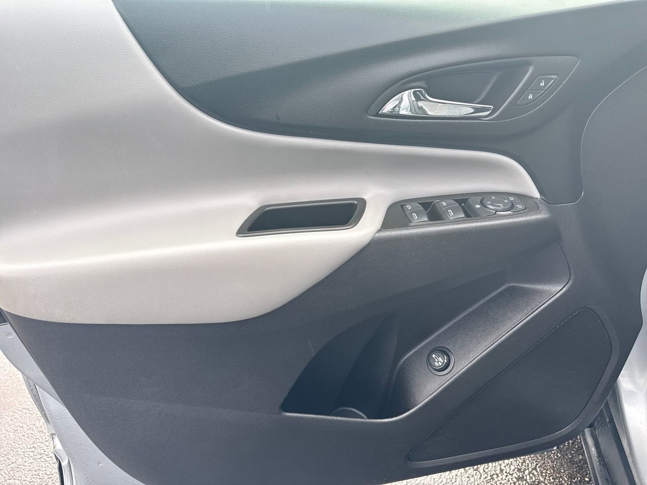 Used 2024 Chevrolet Equinox LT image 14