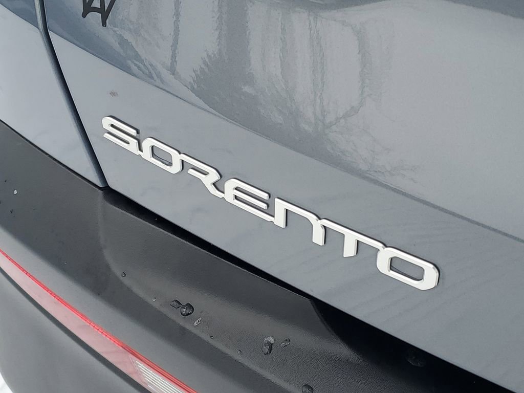 Used 2023 Kia Sorento LX image 6