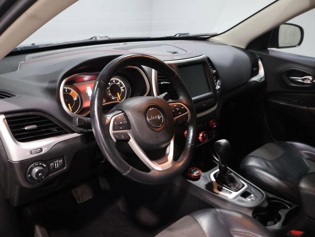 Used 2017 Jeep Cherokee Trailhawk w/ Cold Weather Group image 14