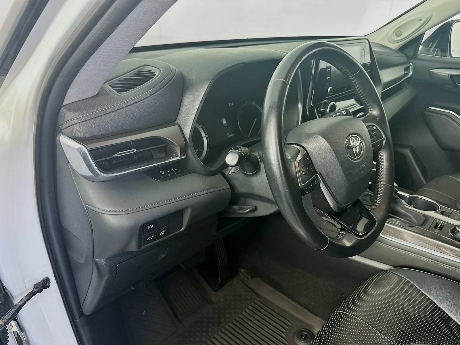 Used 2020 Toyota Highlander Limited AWD/4WD image 9
