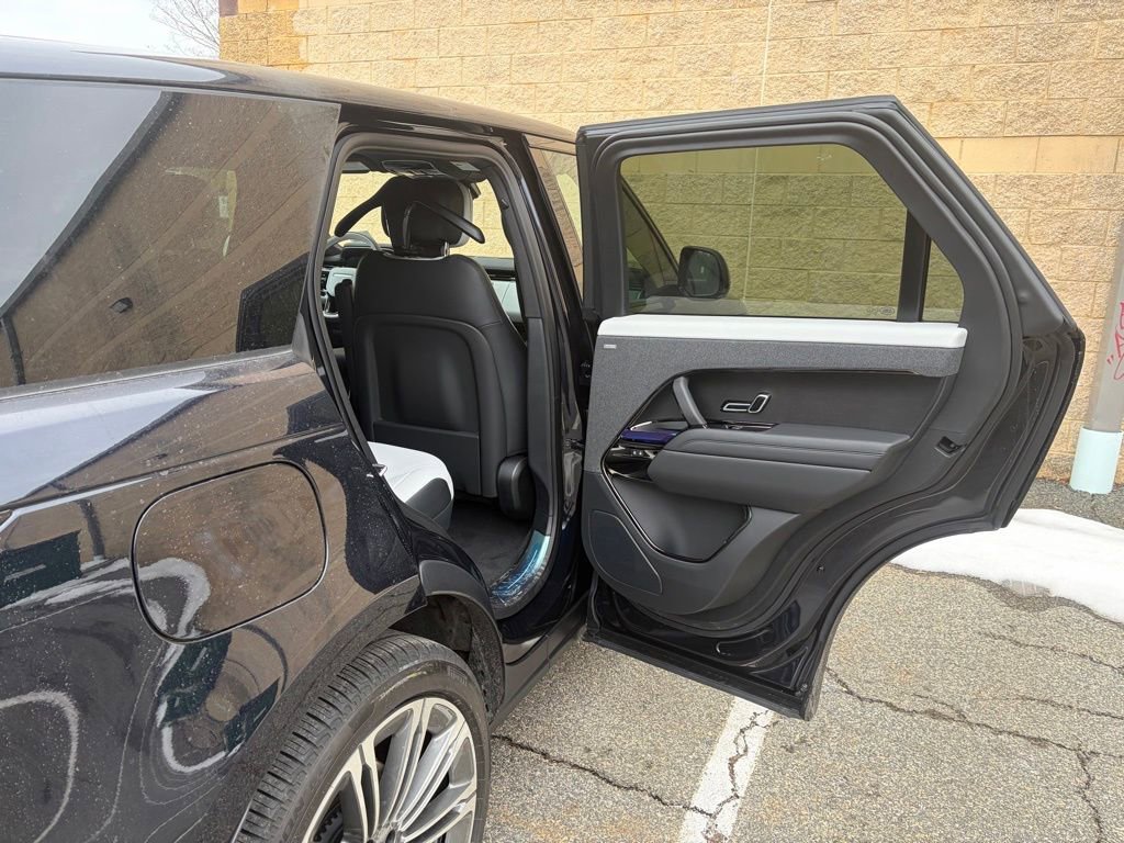 New 2026 Land Rover Range Rover Sport Dynamic SE AWD/4WD image 16