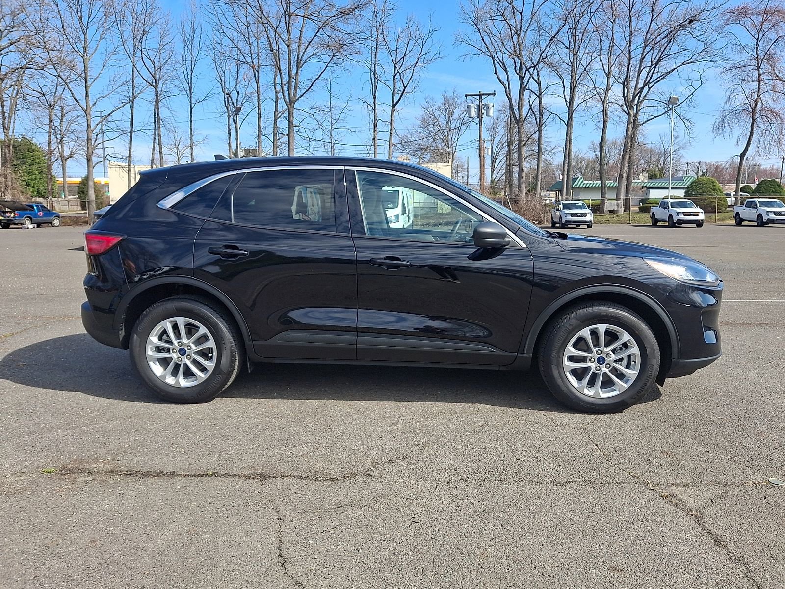 Used 2022 Ford Escape SE w/ Cold Weather Package AWD/4WD image 8