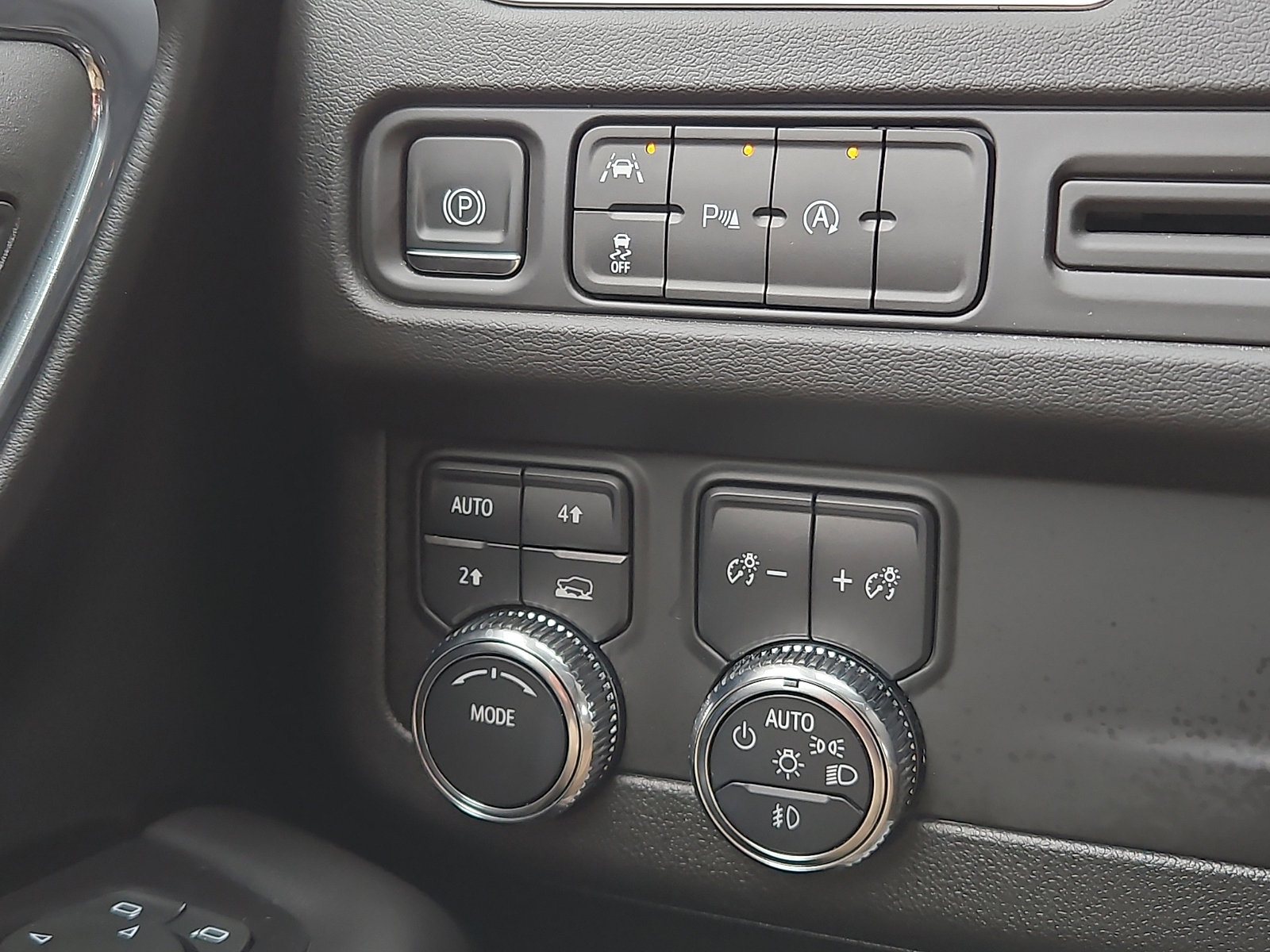 Certified 2024 GMC Yukon XL SLT image 24