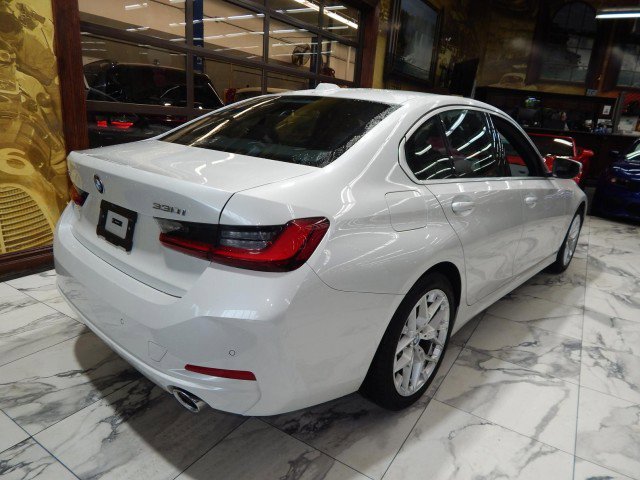 Used 2025 BMW 330i xDrive Sedan w/ Convenience Package image 4