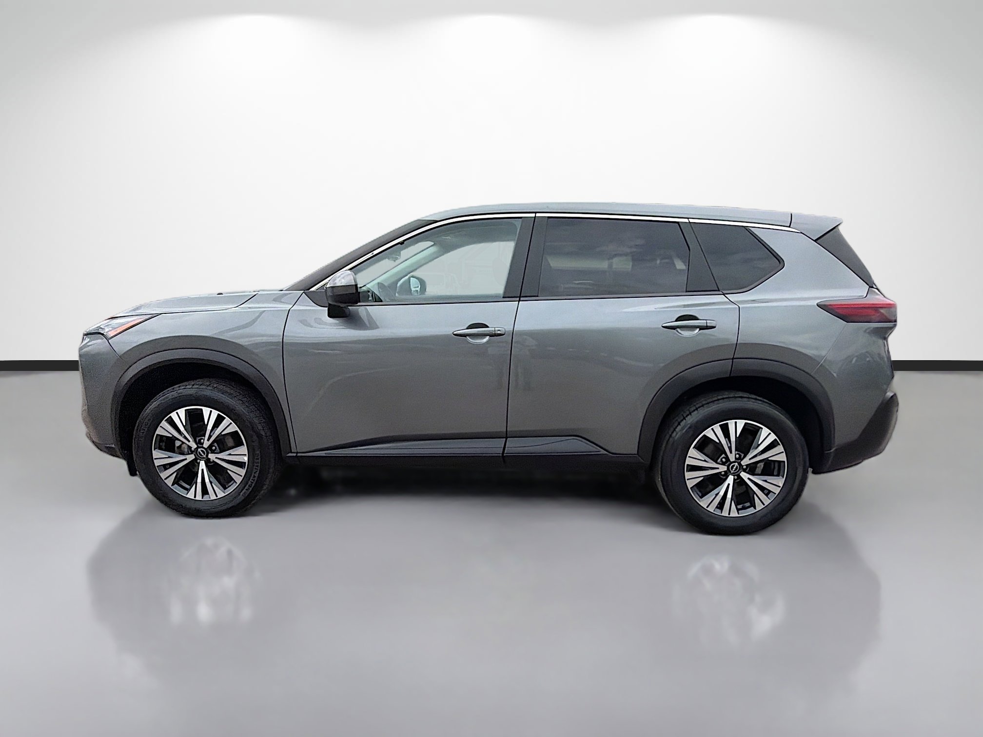Used 2023 Nissan Rogue SV image 6