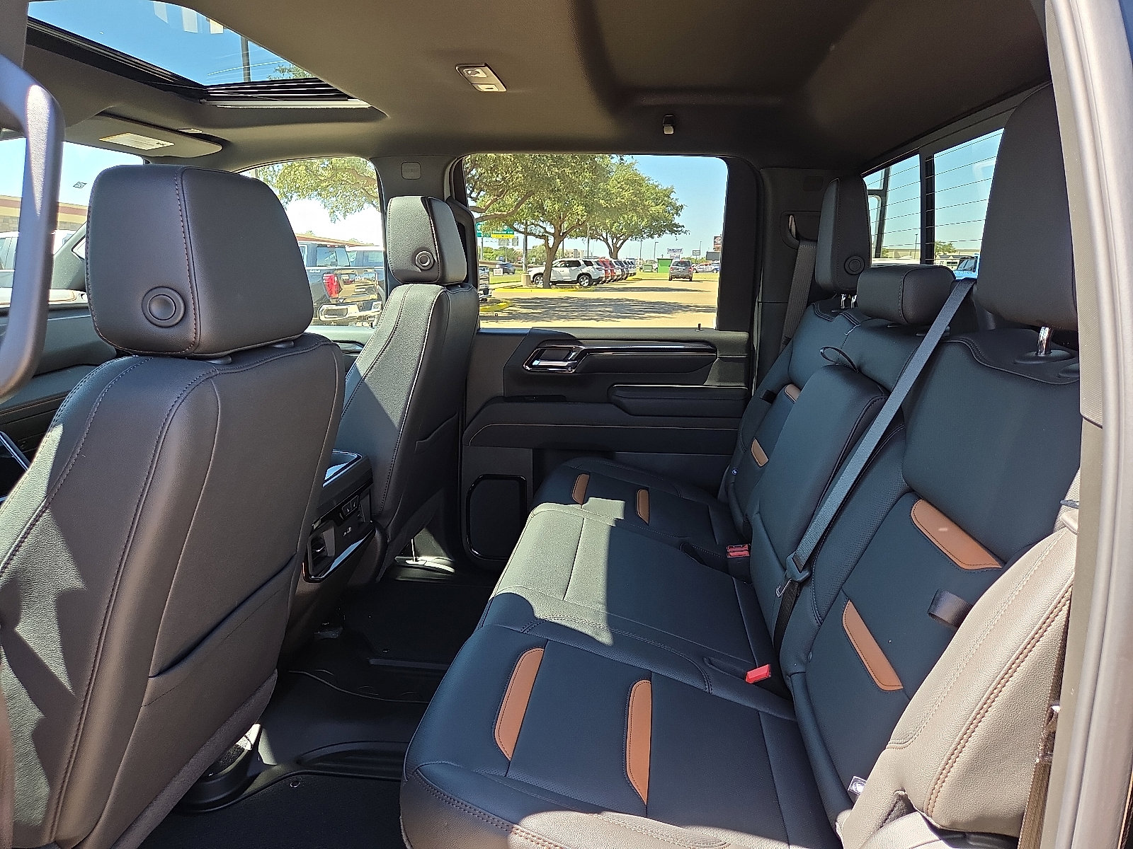 New 2026 GMC Sierra 2500 AT4 w/ AT4 Premium Plus Package image 9