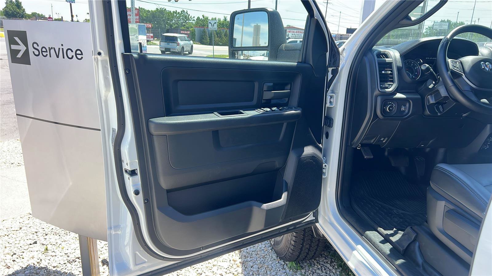 Certified 2024 RAM 2500 Tradesman w/ Chrome Appearance Group AWD/4WD image 15