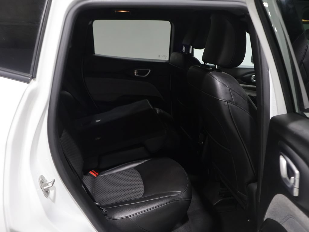 Used 2024 Jeep Compass Latitude AWD/4WD image 18