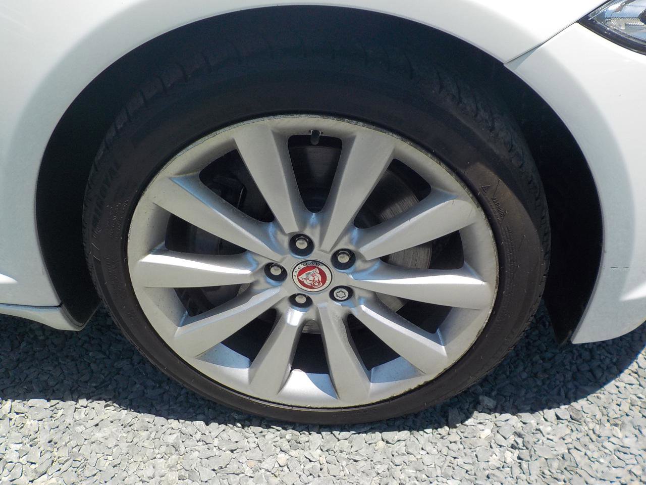 Used 2014 Jaguar XF 3.0 AWD/4WD image 36