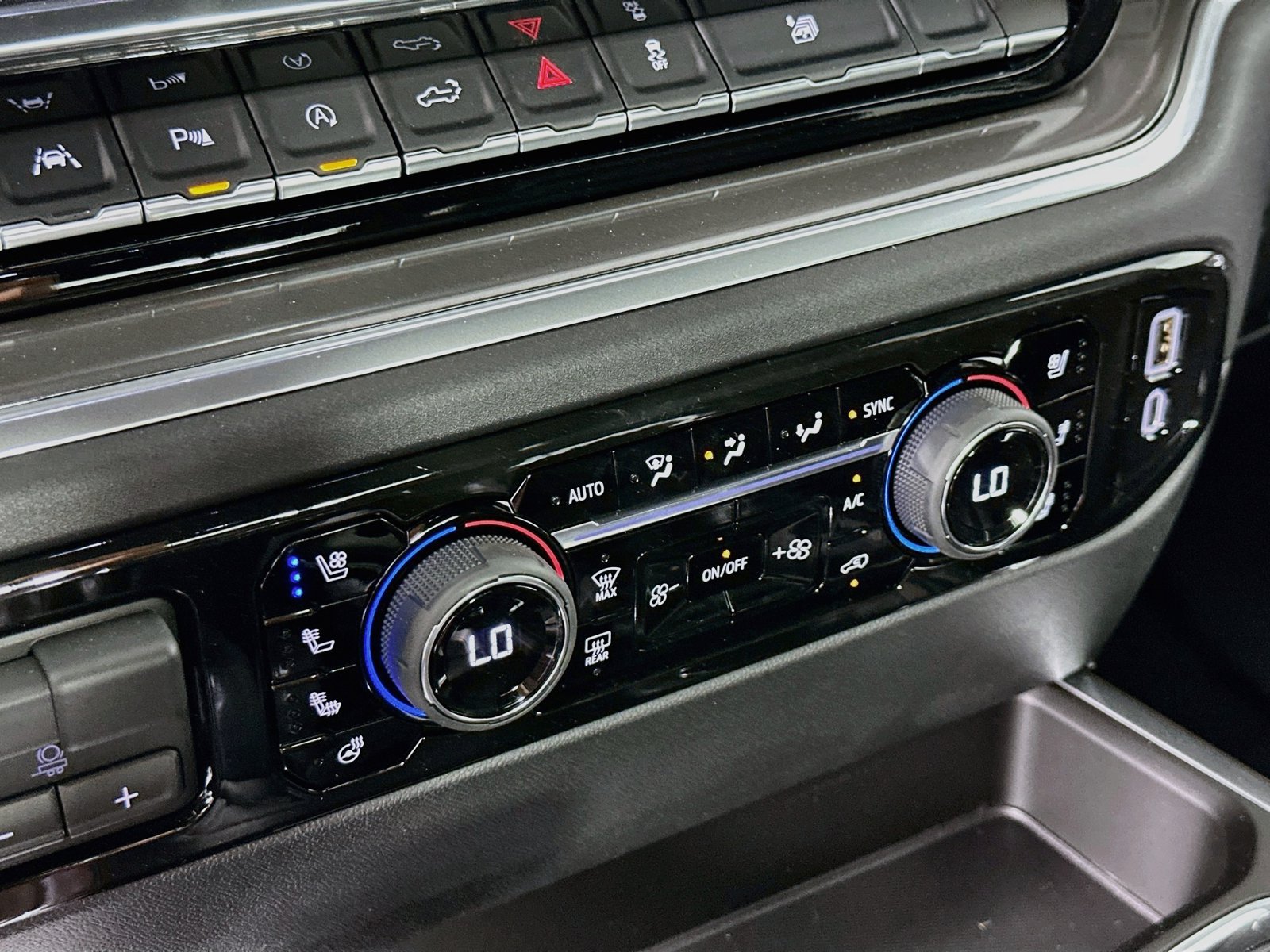 New 2026 Chevrolet Silverado 1500 High Country w/ Midnight Edition AWD/4WD image 16