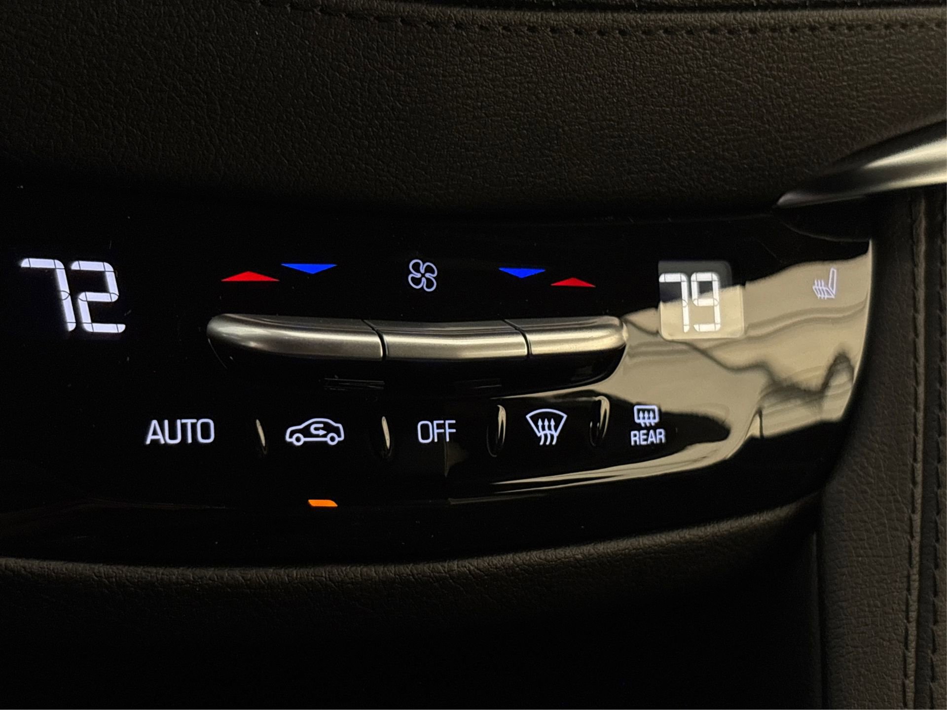 New 2025 Cadillac XT5 Luxury image 26