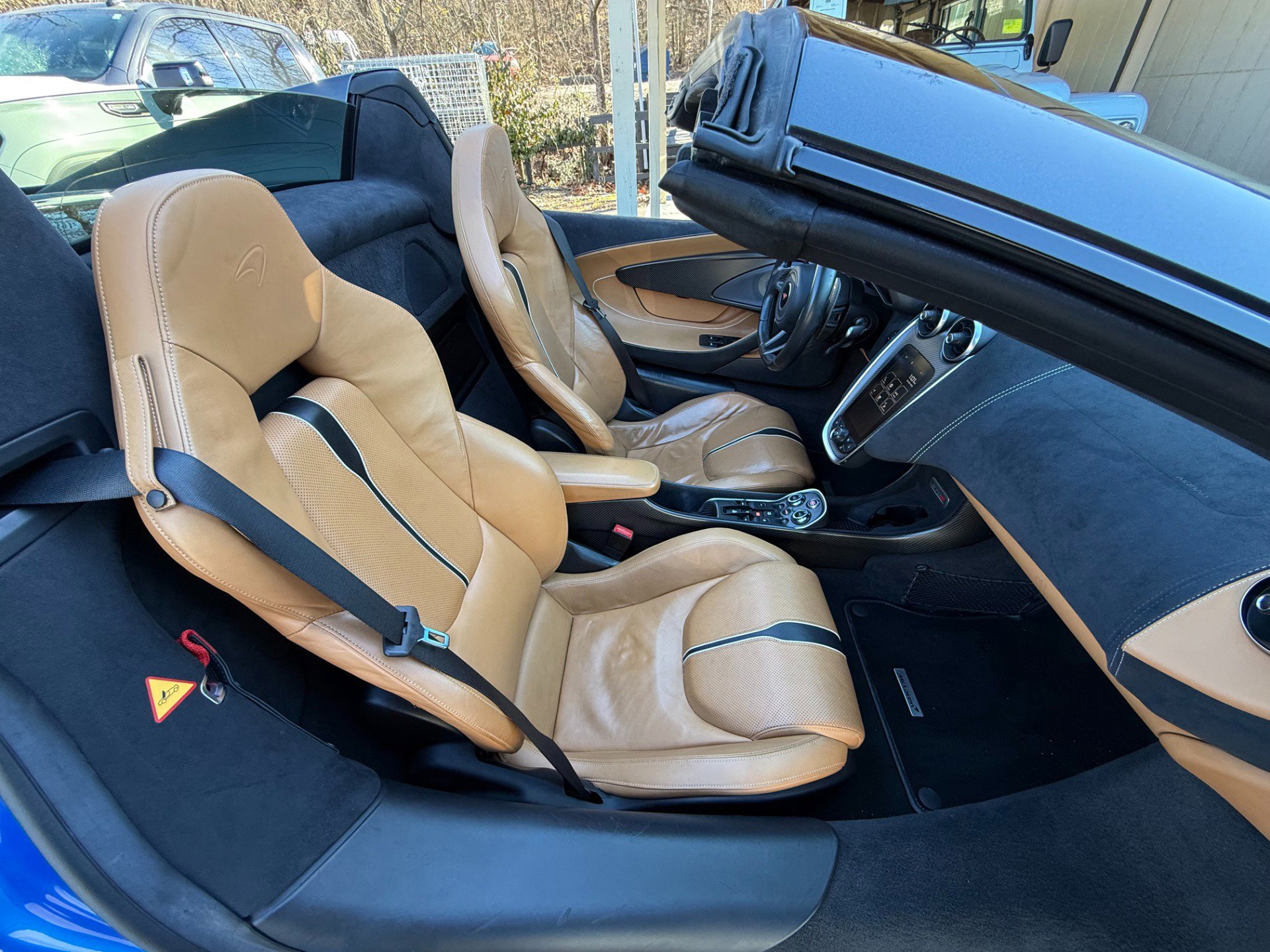 Used 2018 McLaren 570S Spider image 39