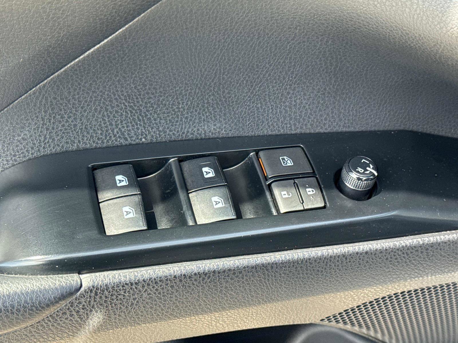 Used 2019 Toyota Camry SE image 17