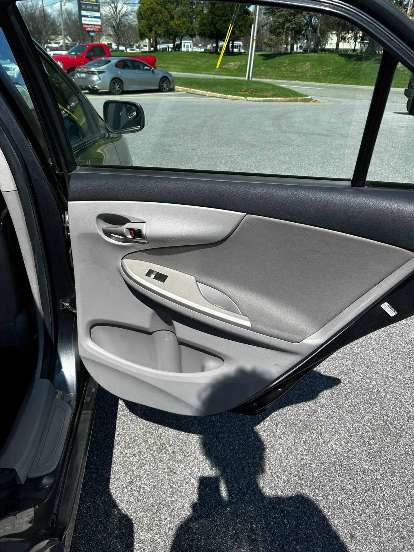 Used 2011 Toyota Corolla LE image 30