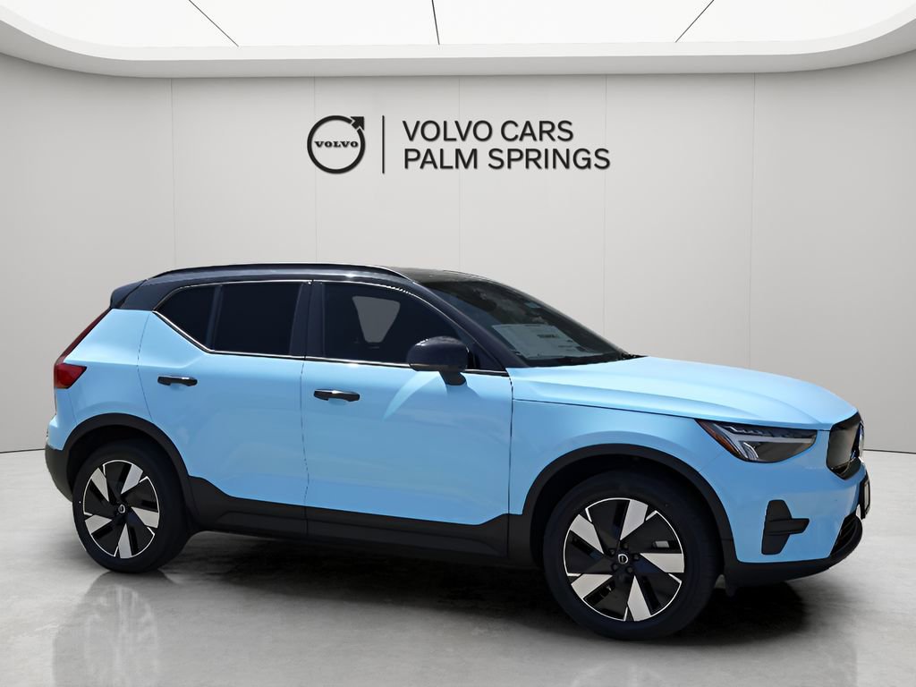 New 2025 Volvo EX40 Core w/ Climate Package image 2