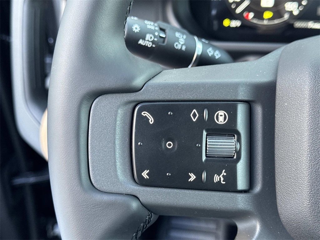New 2026 Land Rover Defender 110 S image 27