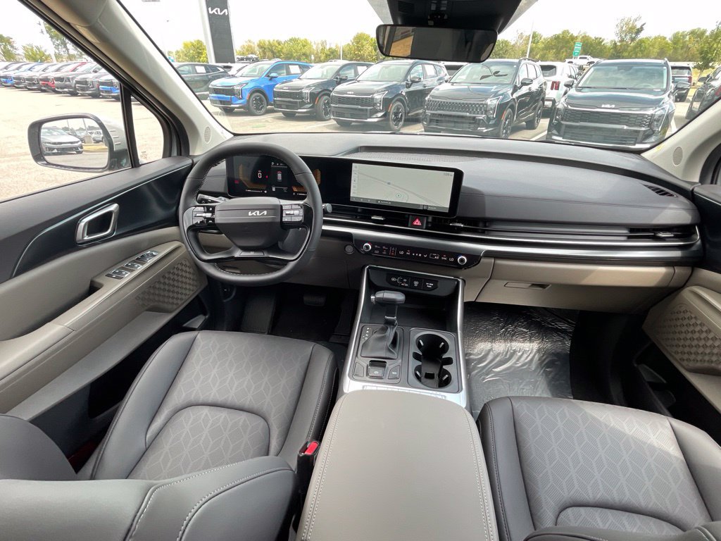 New 2027 Kia Carnival FWD image 21
