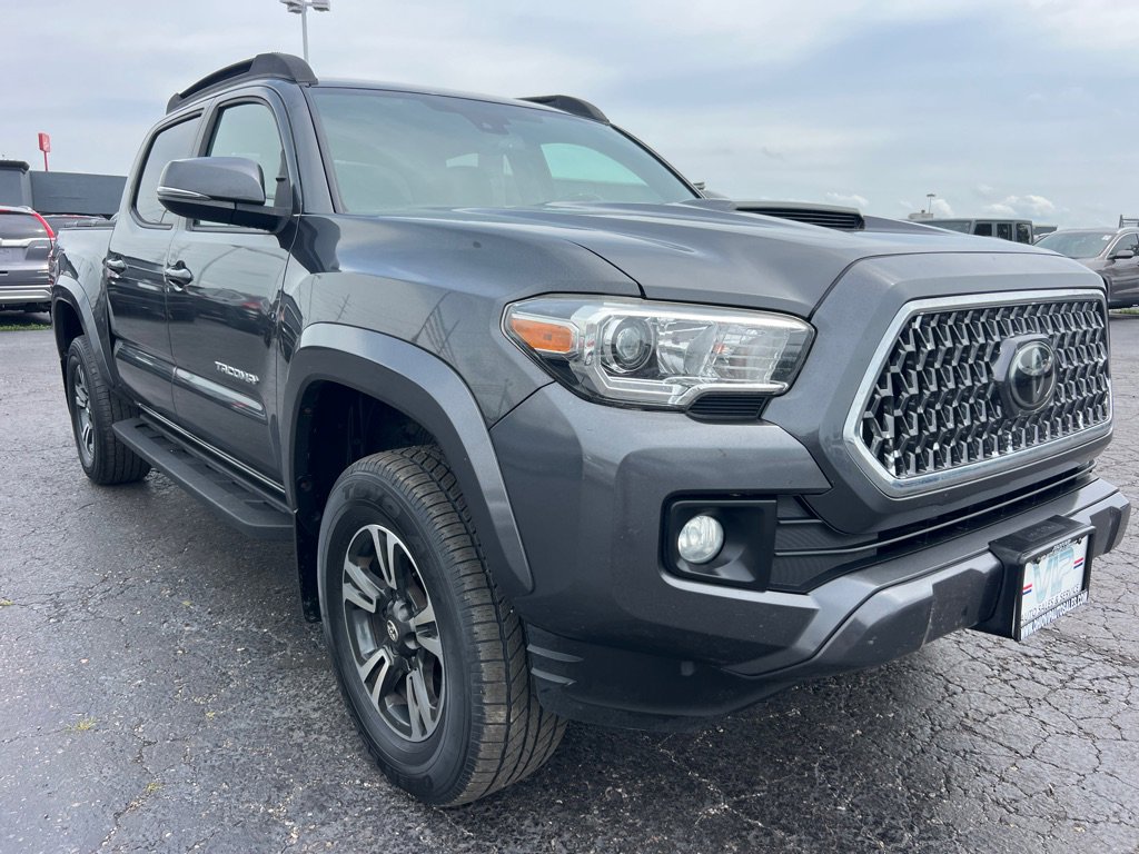 Used 2018 Toyota Tacoma TRD Sport AWD/4WD image 1