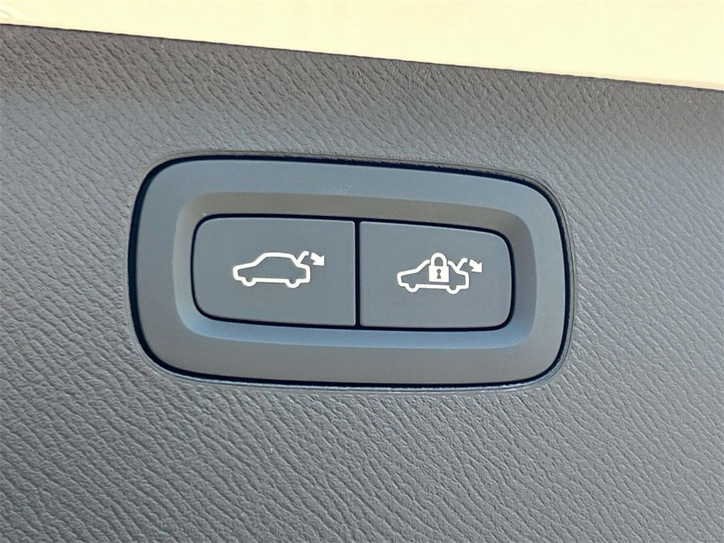 New 2026 Volvo XC90 B6 Ultra image 13