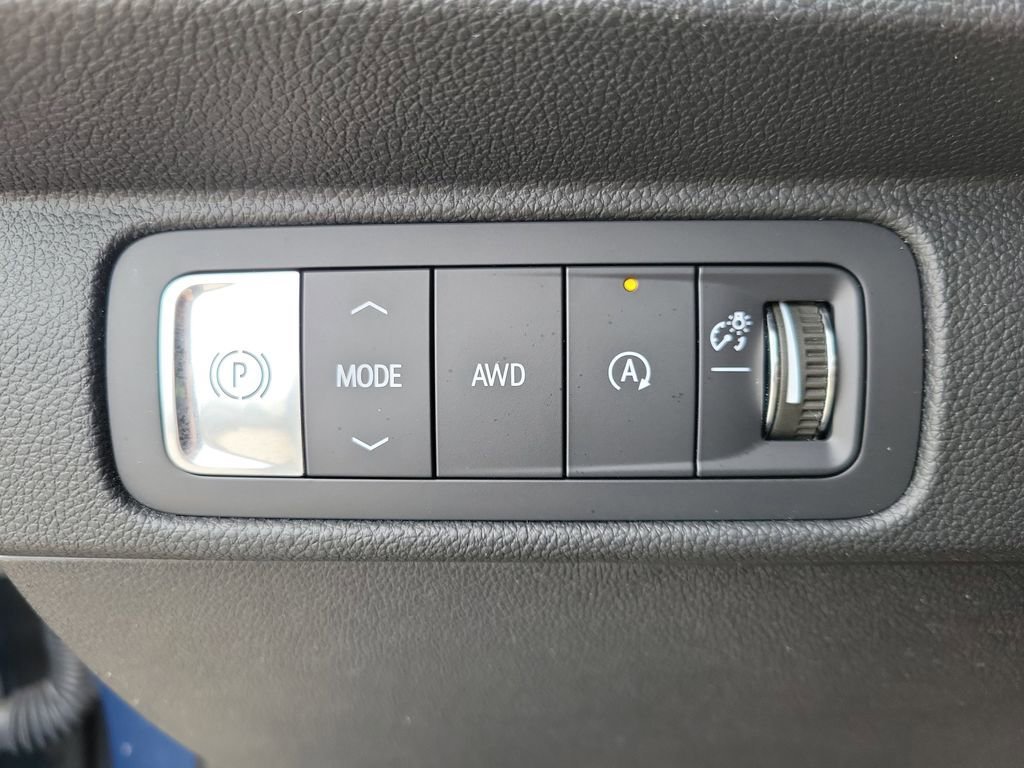 Used 2024 Chevrolet Traverse LS AWD/4WD image 23