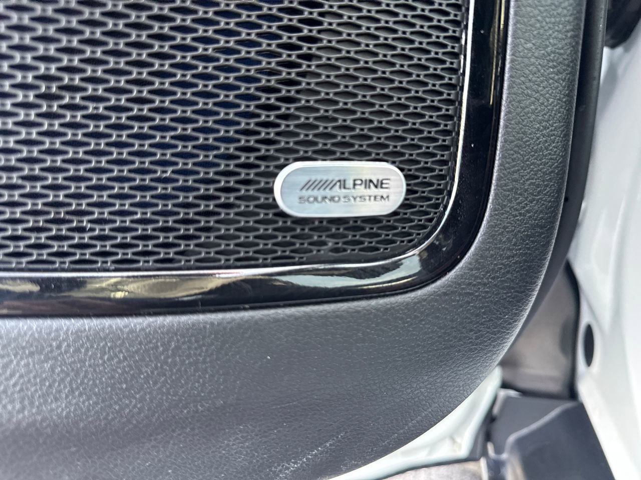 Used 2025 Jeep Compass Limited w/ Sun & Sound Group image 15