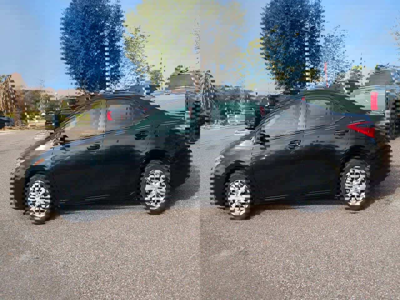 Used 2015 Toyota Corolla LE image 3