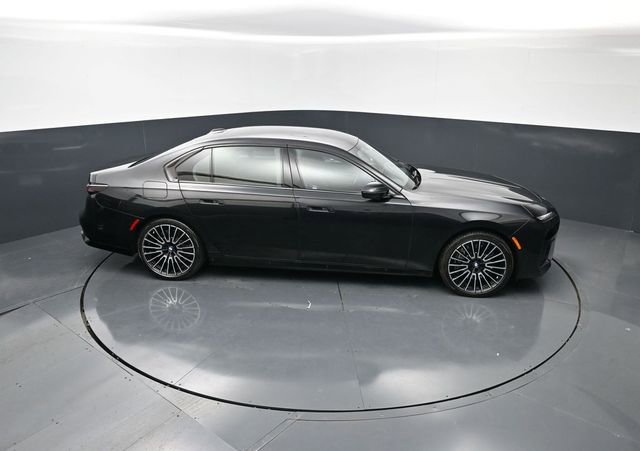 Used 2025 BMW 760i xDrive w/ Executive Package AWD/4WD image 23