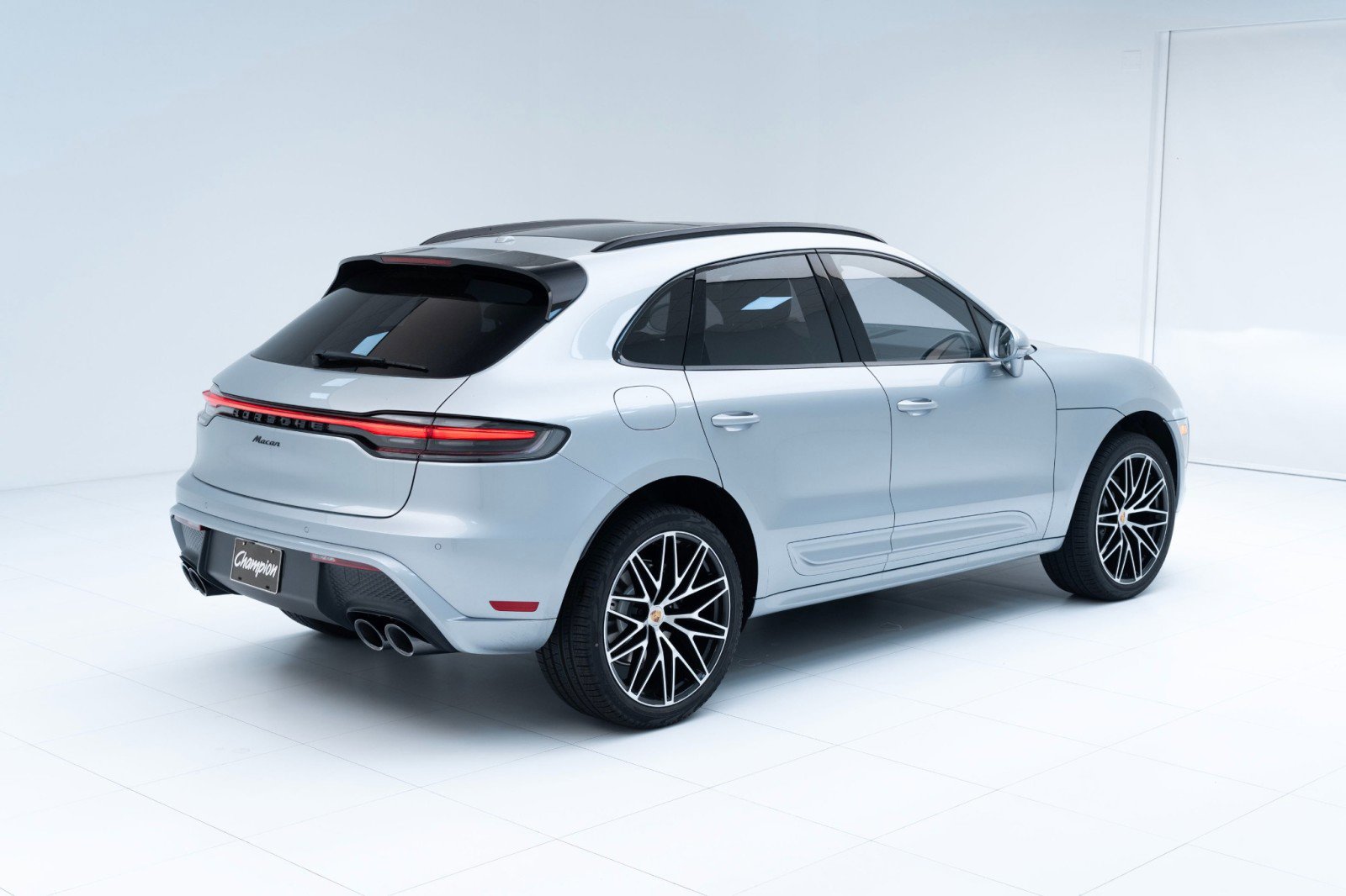 New 2025 Porsche Macan image 10