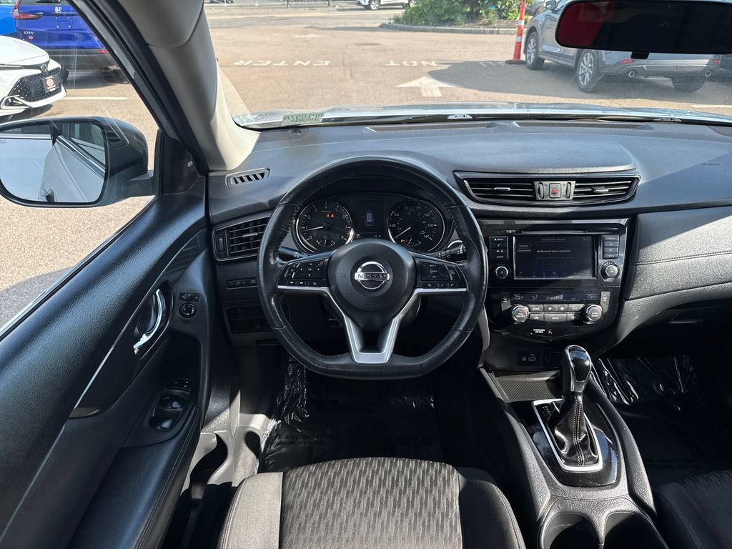 Used 2018 Nissan Rogue SV AWD/4WD image 13