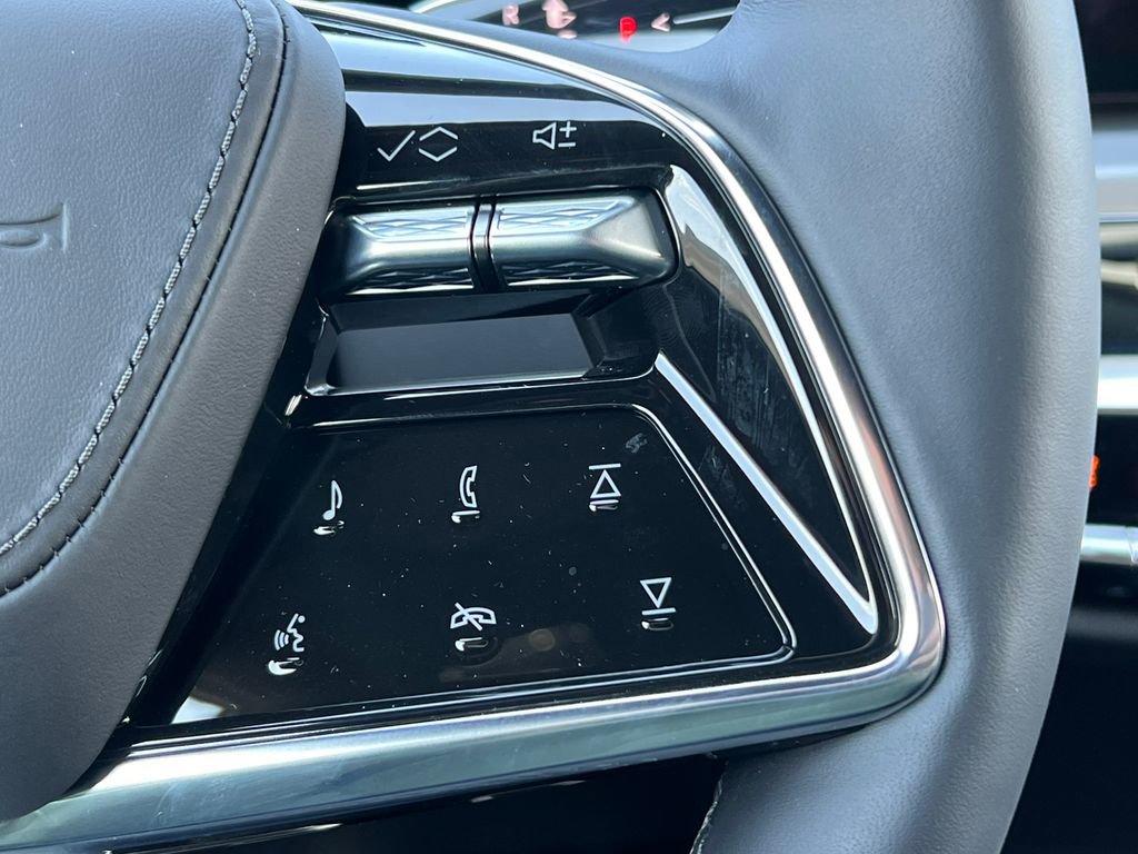 New 2026 Cadillac Lyriq V AWD/4WD image 22