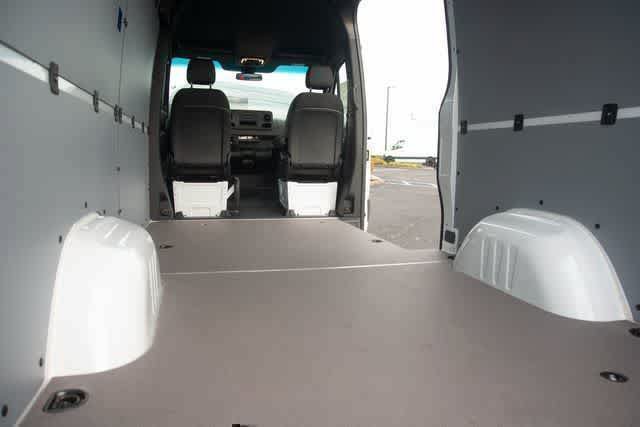 Used 2025 Mercedes-Benz Sprinter 2500 image 35