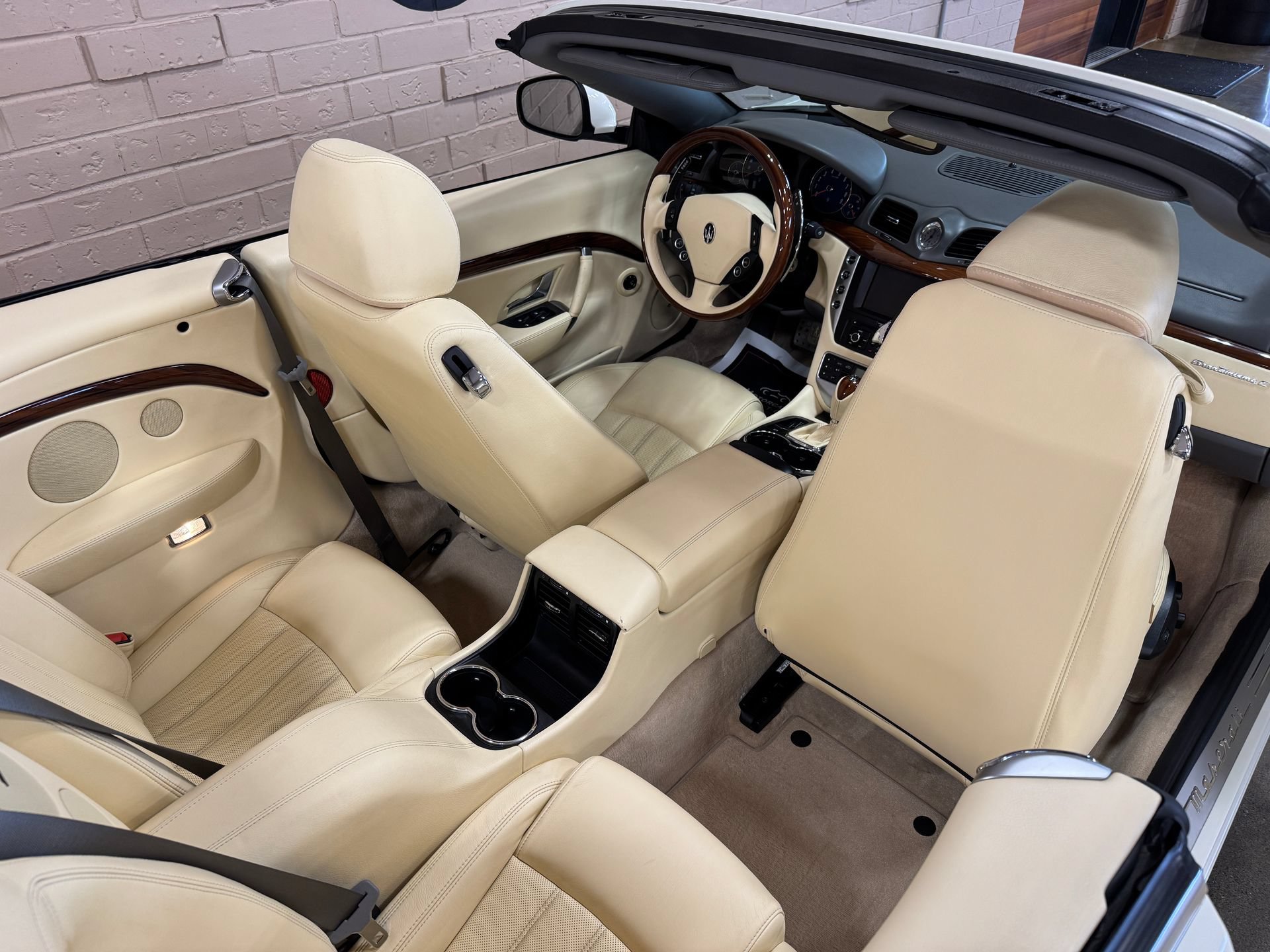 Used 2011 Maserati GranTurismo Convertible RWD image 56