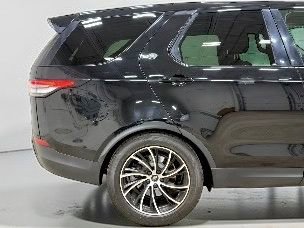 Used 2017 Land Rover Discovery SE AWD/4WD image 28