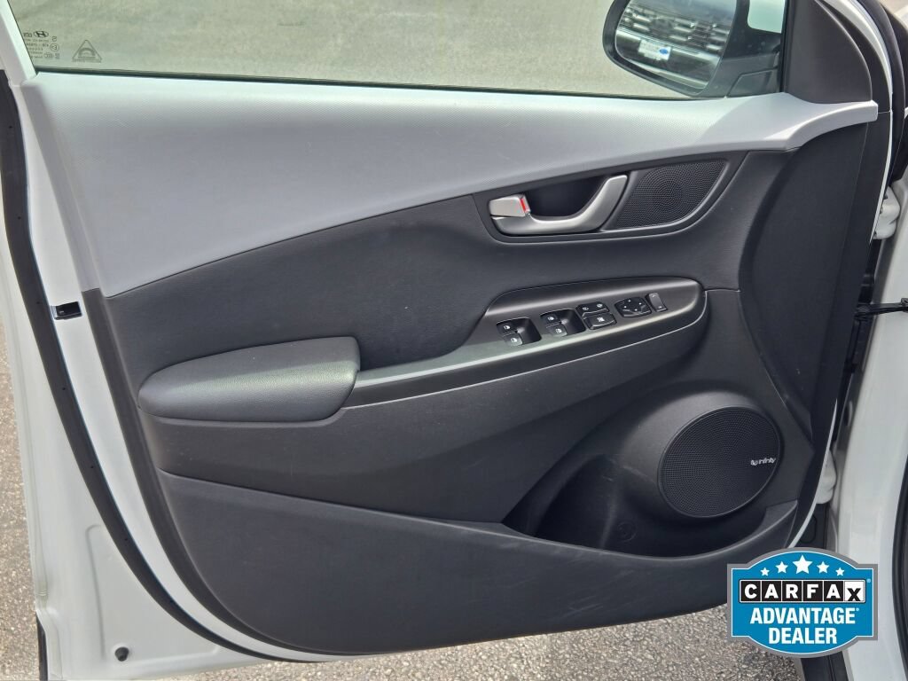 Used 2021 Hyundai Kona Limited w/ Cargo Package AWD/4WD image 17