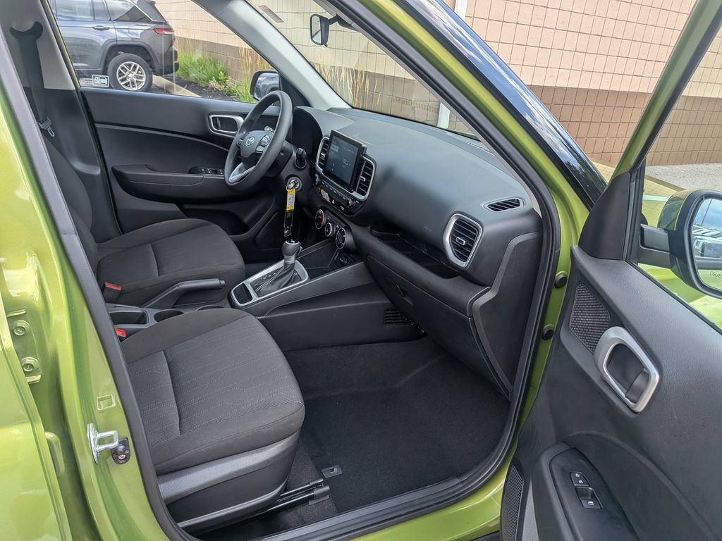 Used 2020 Hyundai Venue SE FWD image 32