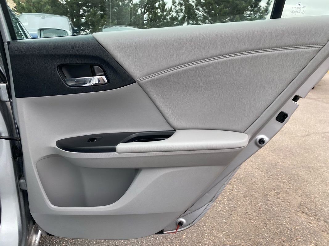 Used 2015 Honda Accord EX-L image 33