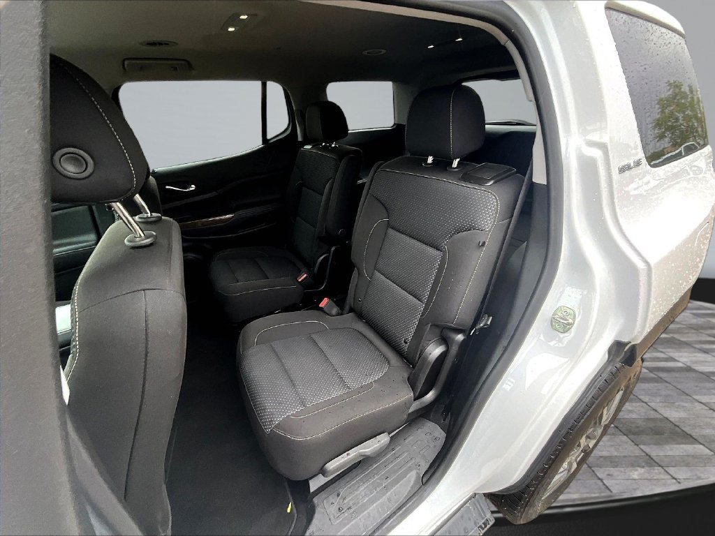 Used 2023 GMC Acadia SLE FWD image 24
