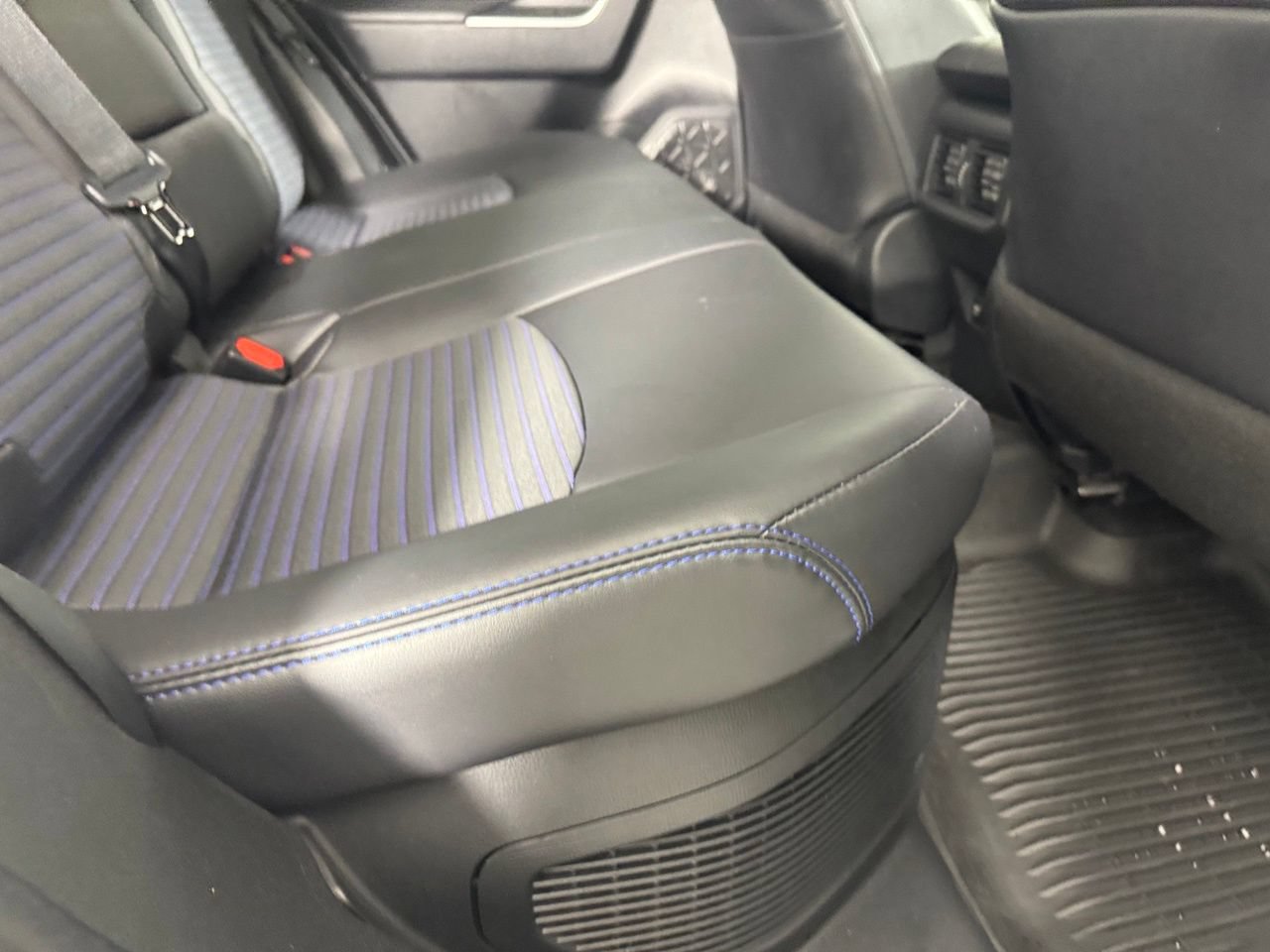 Used 2021 Toyota RAV4 XSE AWD/4WD image 31
